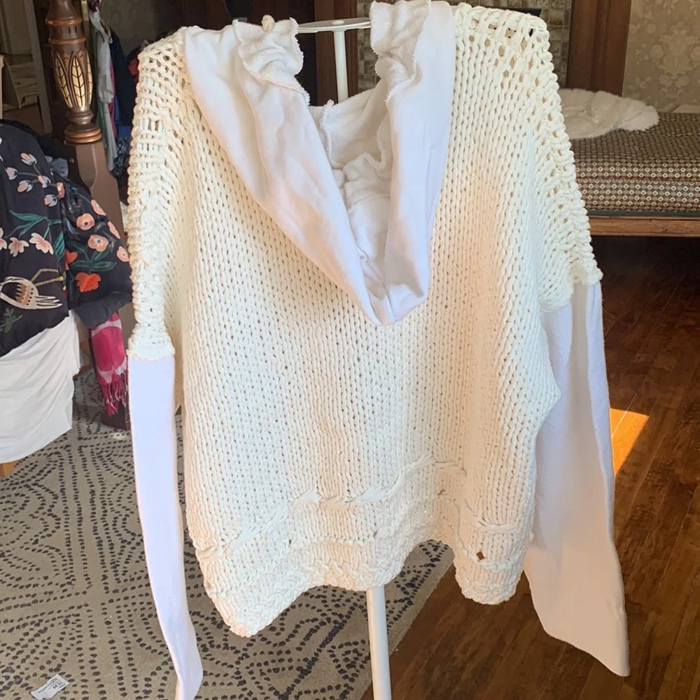 Free people cozy knit mixed media sweater. NWOT. Retail 398‎